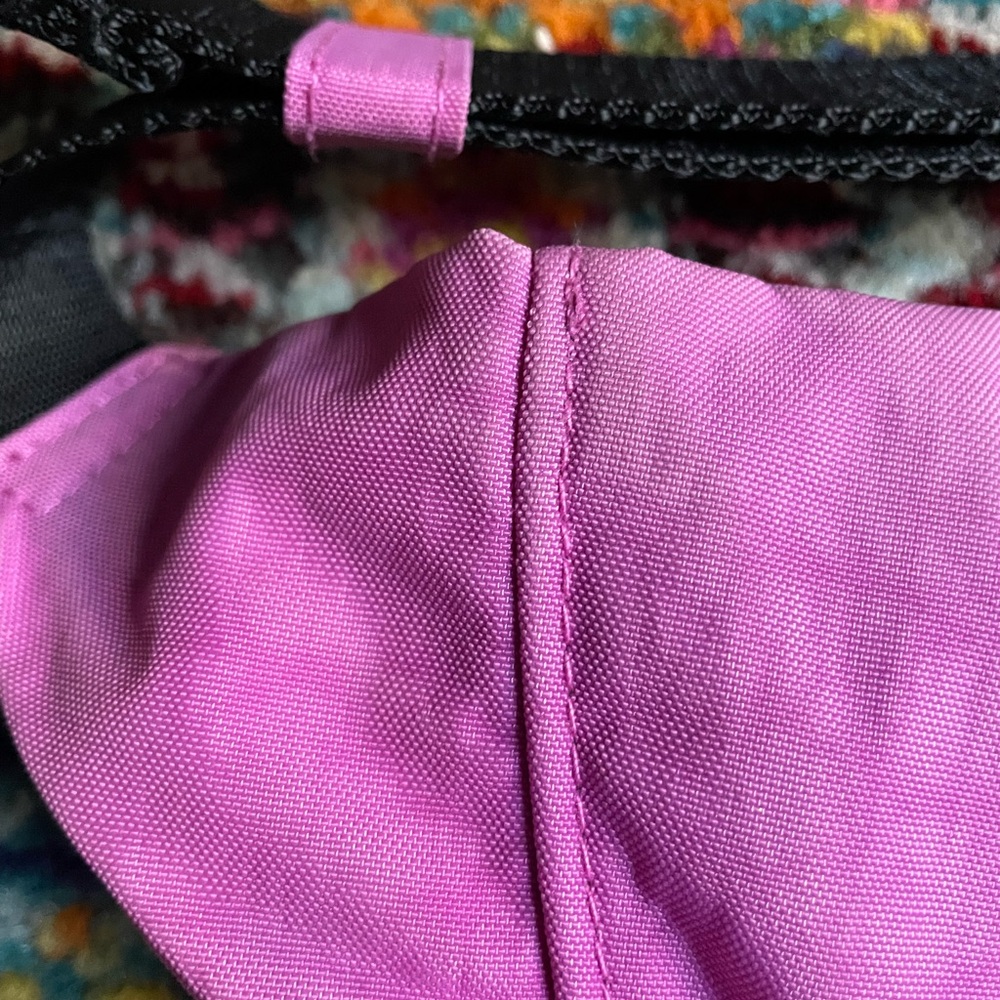 BAGGU Crescent Belt bag in extra pink🩷 - Picture 6 of 7